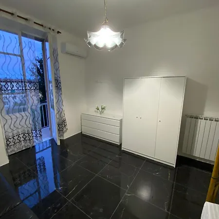 15 Min Dalla Stazione, 5 Terre La Spezia Apartment *